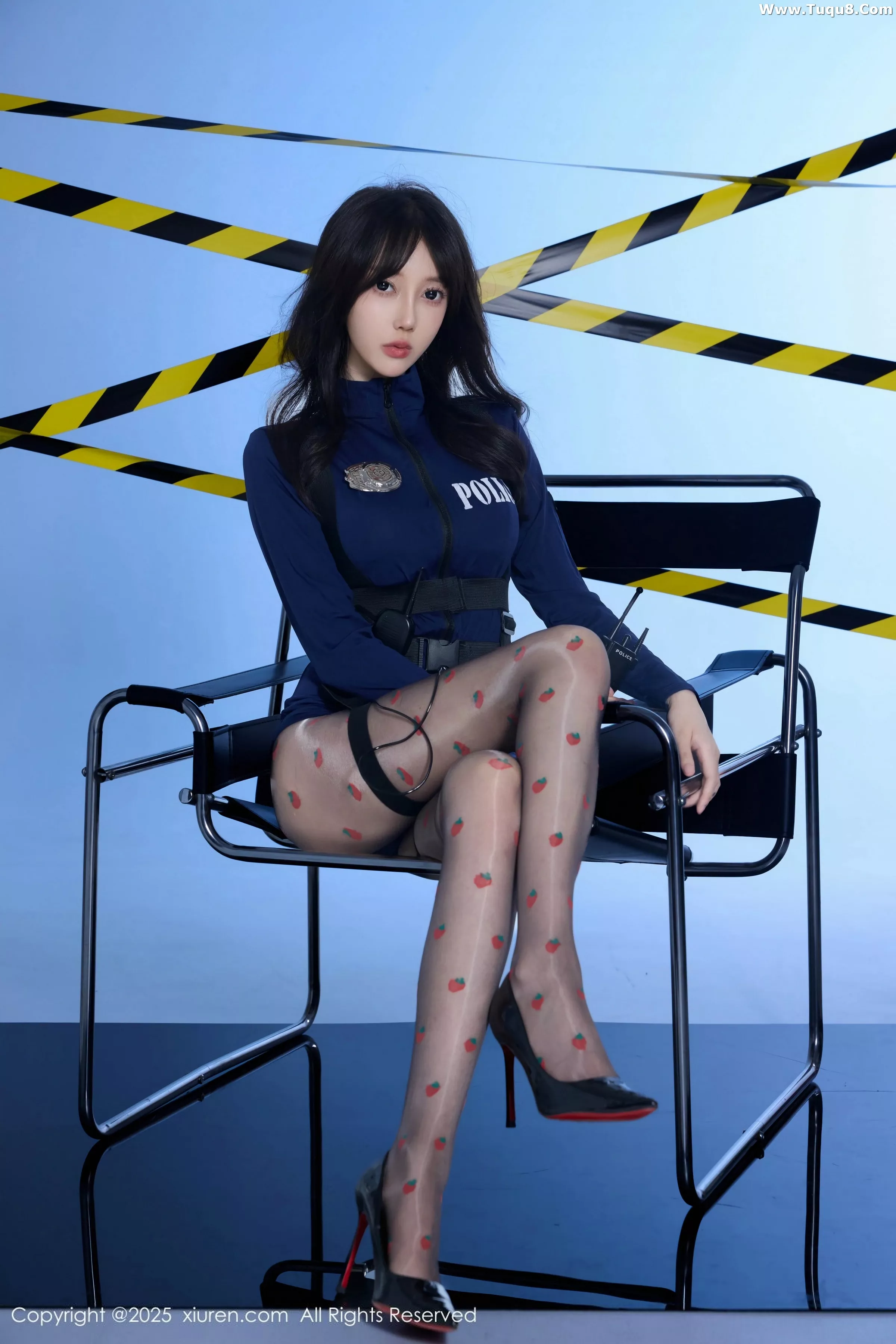 玥儿玥er性感制服配草莓黑丝+胶带裹身秀曼妙身姿绝美写真68P 8