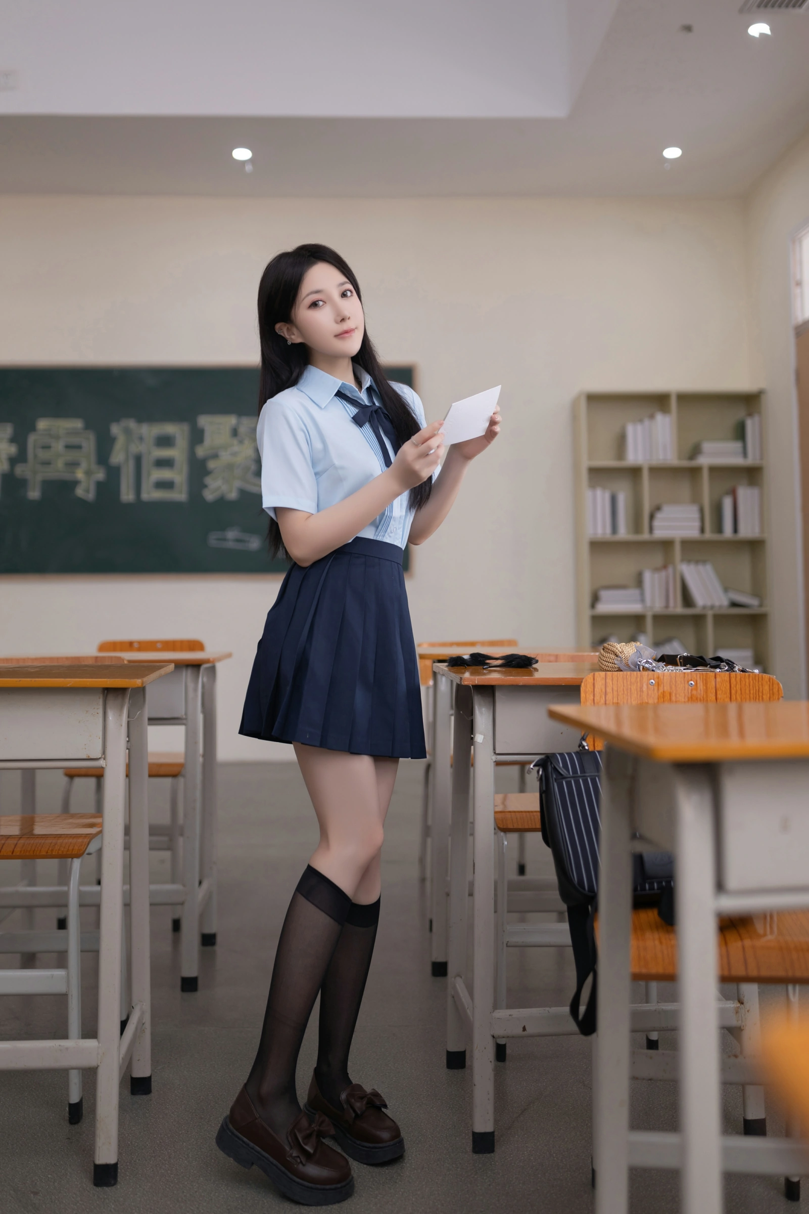 秀人付费 鱼子酱Fish 诱人私拍福利 班长的礼物127P 6