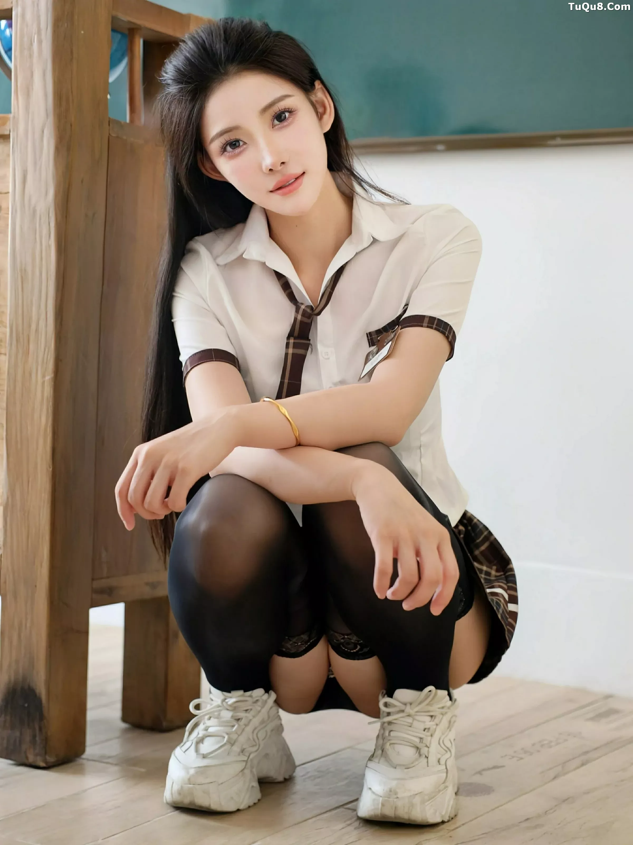 Lí Shuāng'ér sexy junior student uniform revealing black underwear paired with black stockings showing off perfect figure stunning photos 81P 2