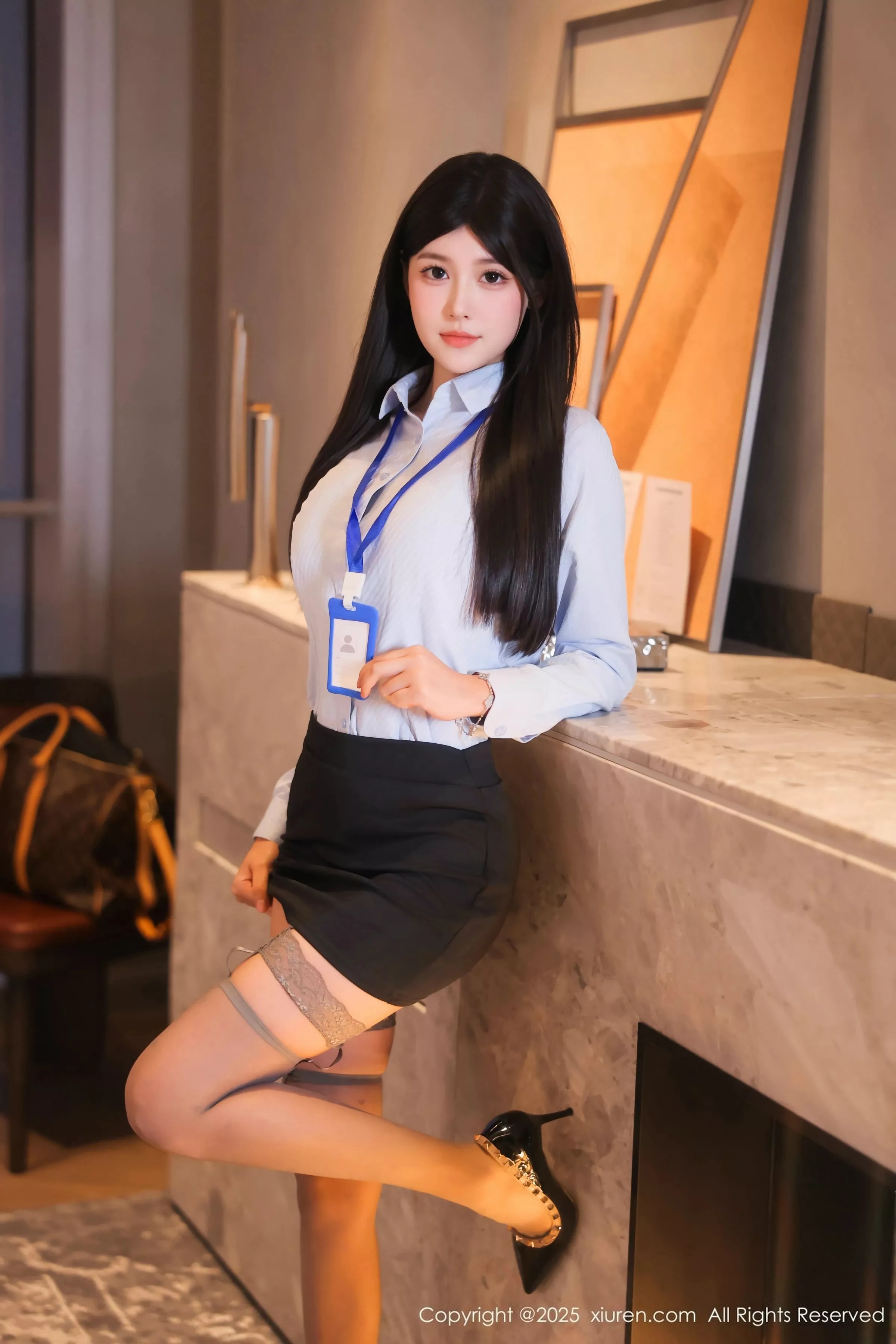 Yu An'an OL outfit revealing black lingerie paired with gray stockings showing beautiful figure photo 69P 4