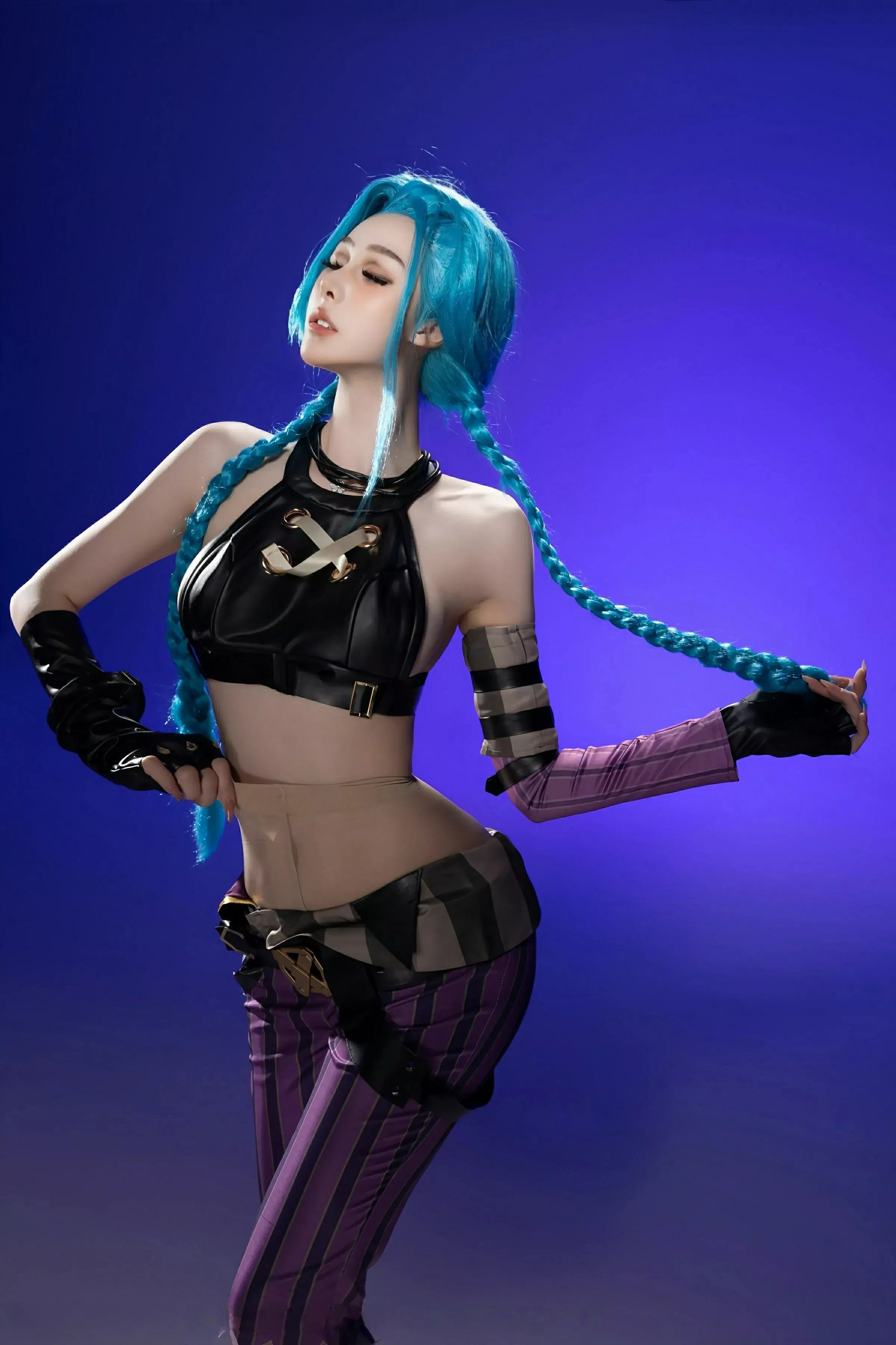 小逗逗性感Cosplay装扮配肉色丝袜秀曼妙身姿迷人绝美写真79P 2
