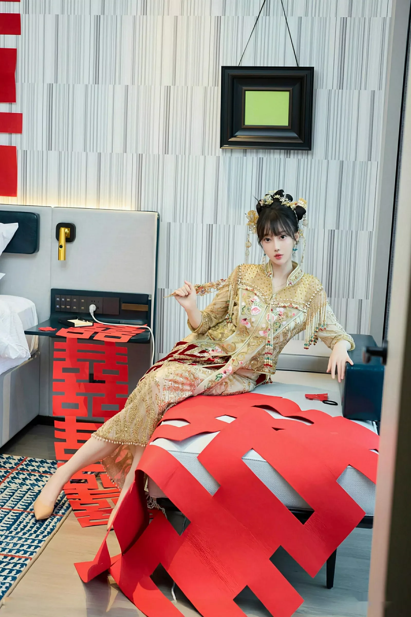 玥儿玥er性感红色蕾丝内衣配超薄肉丝秀完美身材绝美写真68P 4
