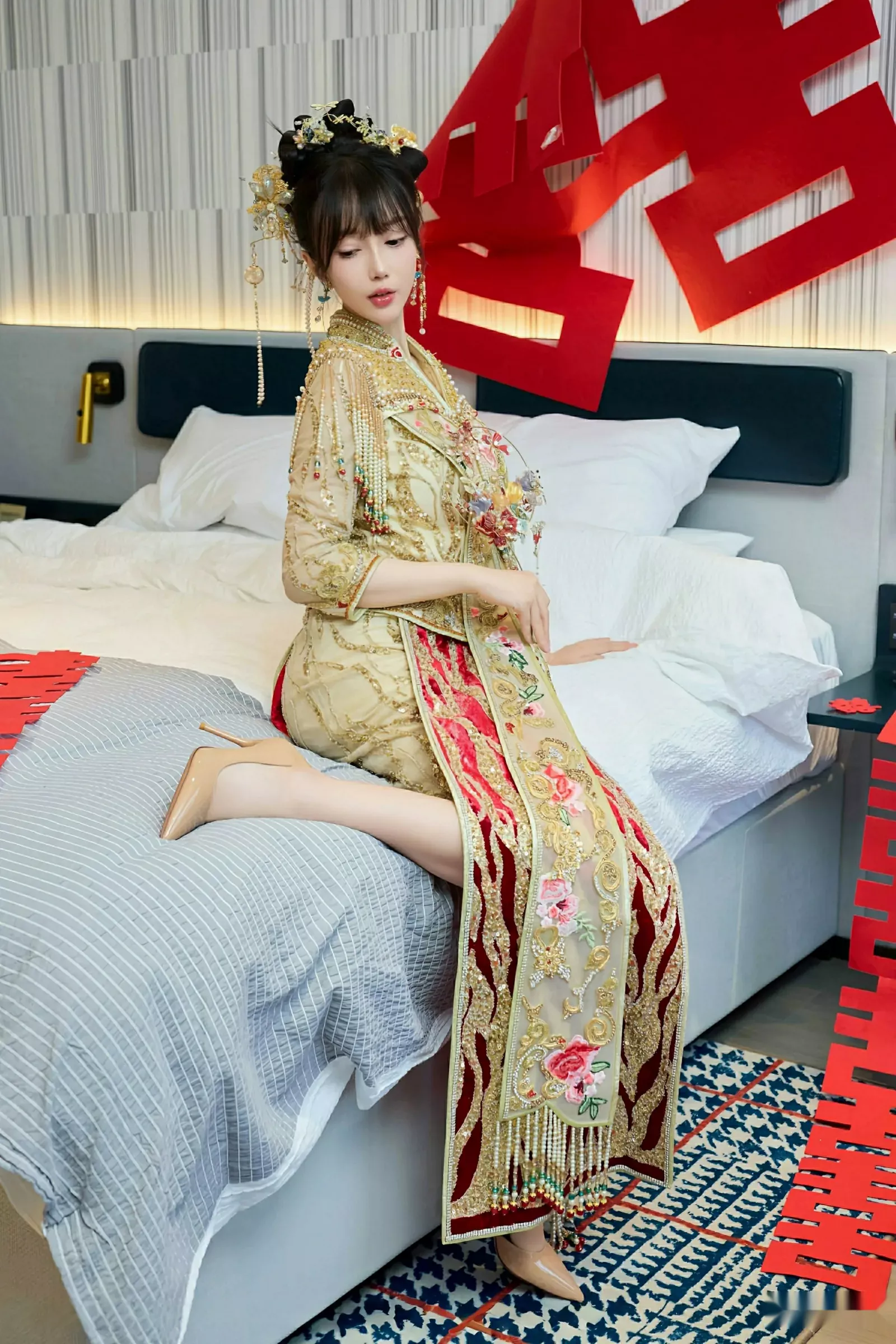 玥儿玥er性感红色蕾丝内衣配超薄肉丝秀完美身材绝美写真68P 5