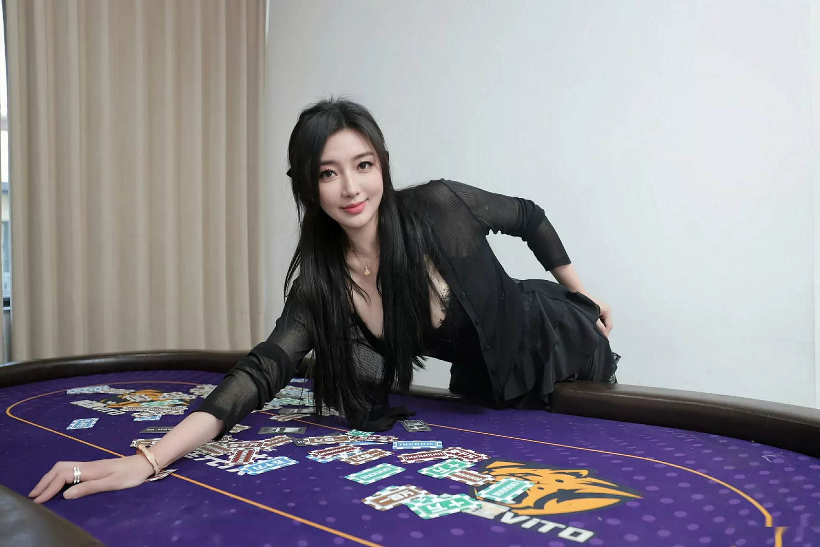 苏一诺性感黑色情趣内衣配黑丝吊袜秀曼妙身姿惹火绝美写真80P 8