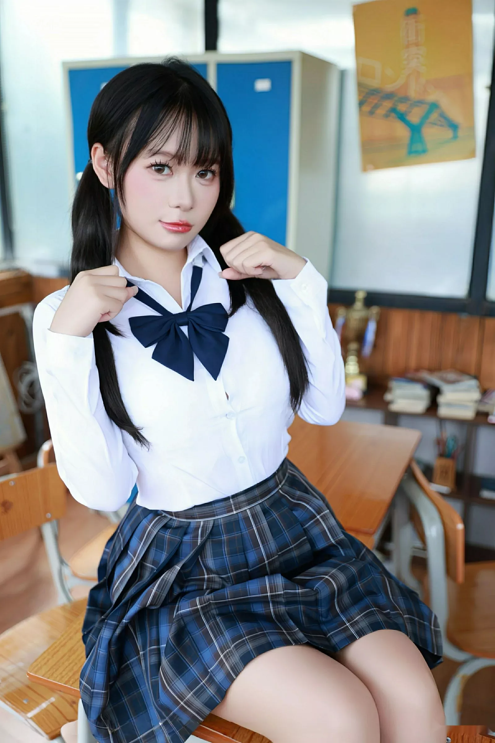 水泽性感JK制服露肉色蕾丝内衣秀丰满身材迷人绝美写真85P