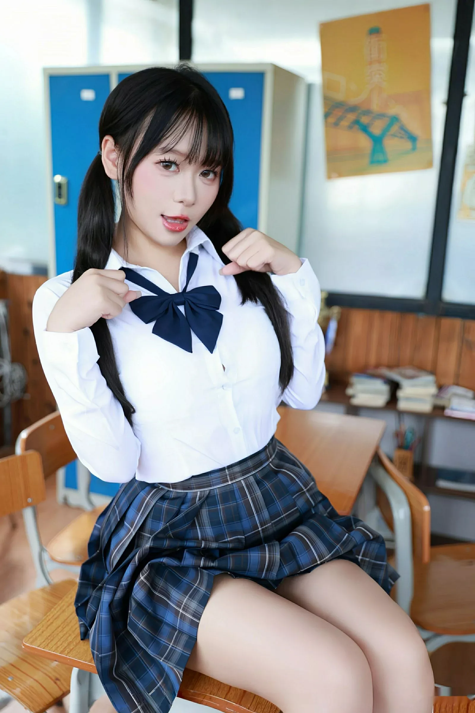 水泽性感JK制服露肉色蕾丝内衣秀丰满身材迷人绝美写真85P 6