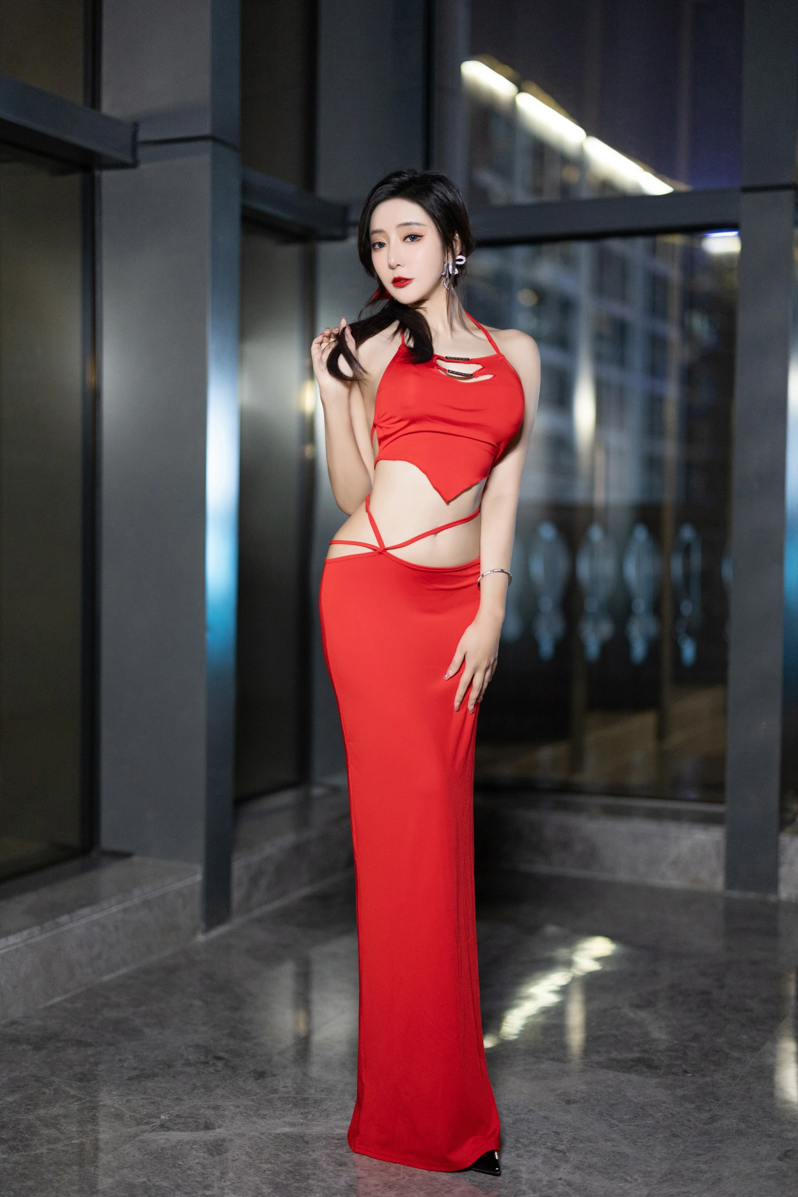 秀人付费 王馨瑶Yanni 诱人私拍福利 红色裙子 毛毛情趣97P 6
